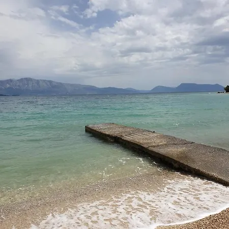 Alexandros Seaside Nikiana